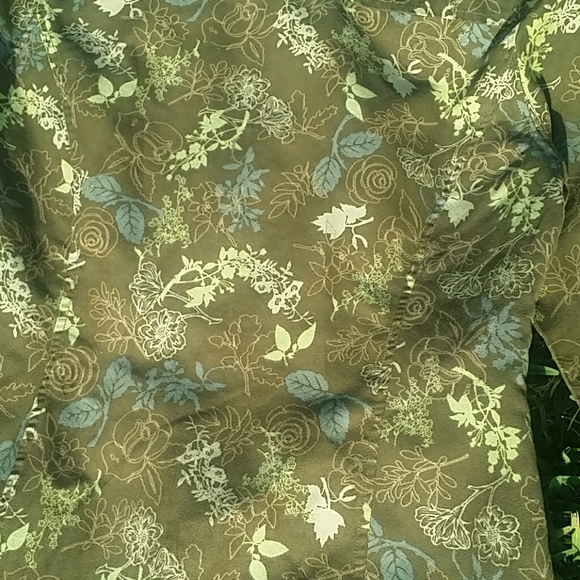 Olive Green Floral Print Button Down Shirt Size S - Picture 6 of 8
